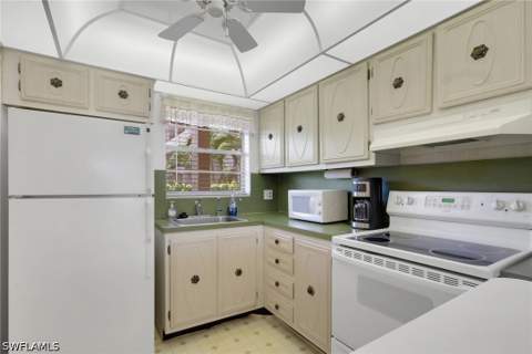 200 Forest Lakes Blvd 108, Naples FL - photo 9 of 41