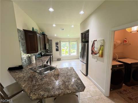 555 Sargent St, Lehigh Acres FL - photo 10 of 28
