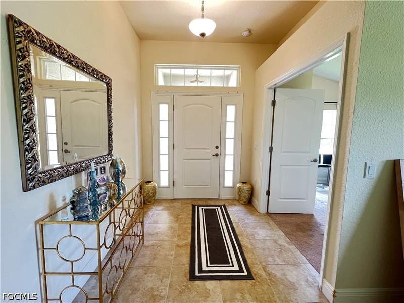 4 bedroom SingleFamilyResidence at 555 Sargent St, Lehigh Acres, Lehigh Acres — photo 2
