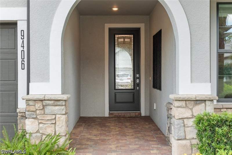 2 bedroom SingleFamilyResidence at 9406 Greyhawk Trl, Greyhawk At Golf Club Of The Everglades, Naples — photo 2