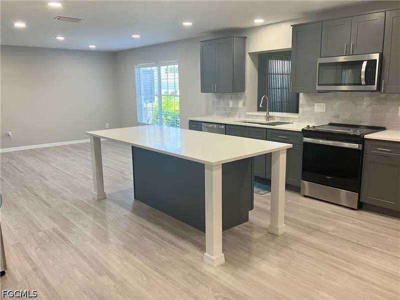 2 bedroom Attached at 1254 Hazeltine Dr, Brandywine, Fort Myers — photo 2