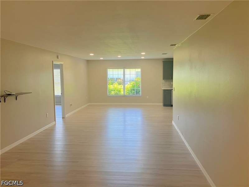 2 bedroom Attached at 1254 Hazeltine Dr, Brandywine, Fort Myers — photo 4