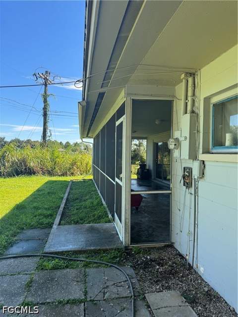 1109 E Jasmine Rd, Lehigh Acres FL - photo 11 of 57