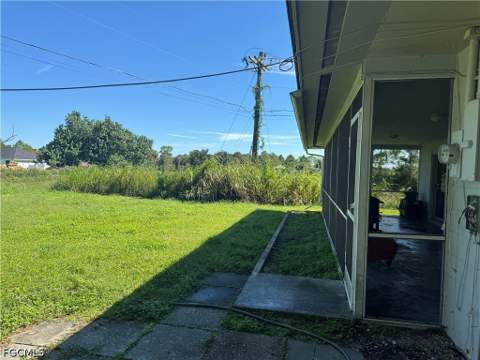 1109 E Jasmine Rd, Lehigh Acres FL - photo 13 of 57