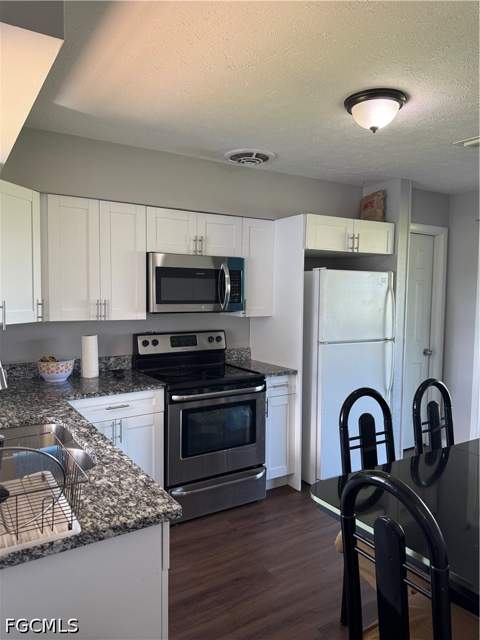 1109 E Jasmine Rd, Lehigh Acres FL - photo 21 of 57