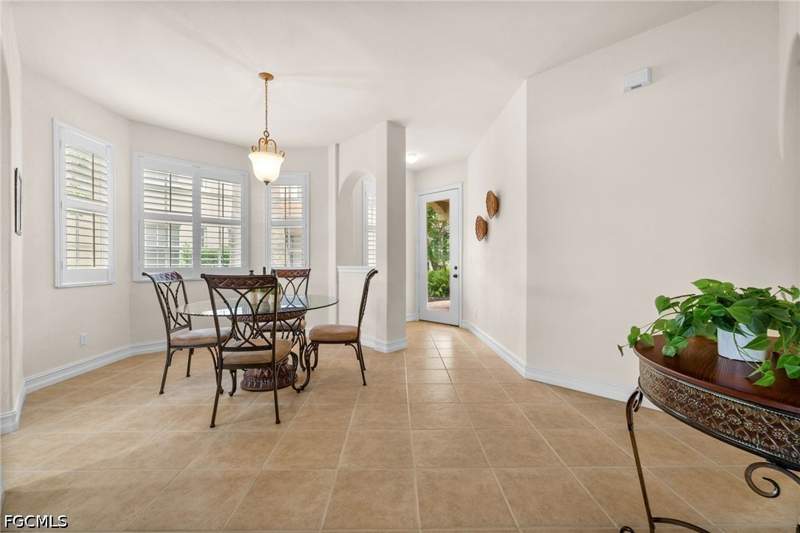 3 bedroom Condominium at 5626 Cape Harbour Dr 102, Cape Harbour, Cape Coral — photo 4