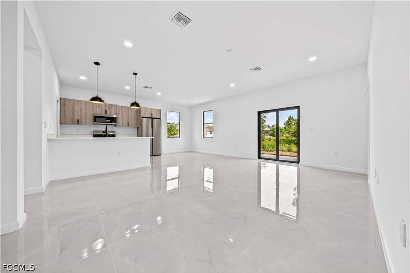 3 bedroom SingleFamilyResidence at 3305 43rd St W, Lehigh Acres, Lehigh Acres — photo 3