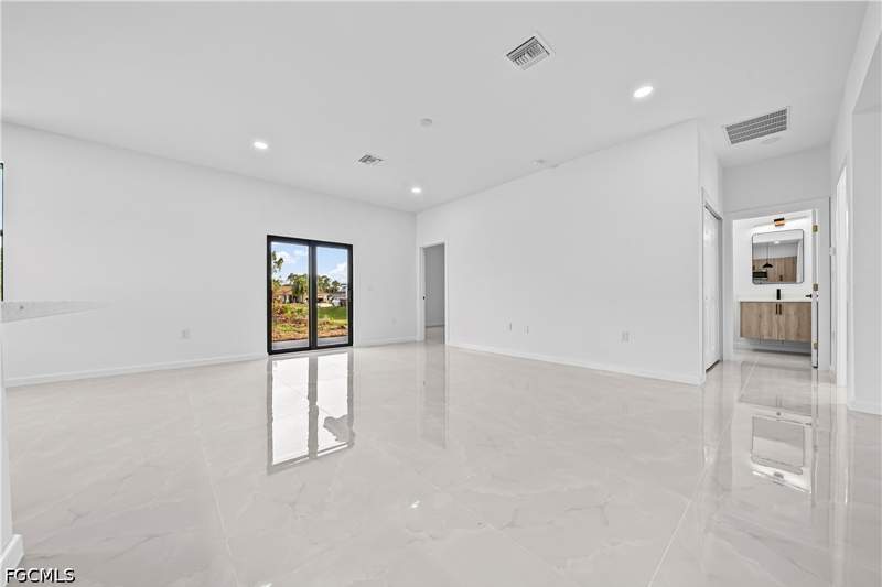 3 bedroom SingleFamilyResidence at 3305 43rd St W, Lehigh Acres, Lehigh Acres — photo 5