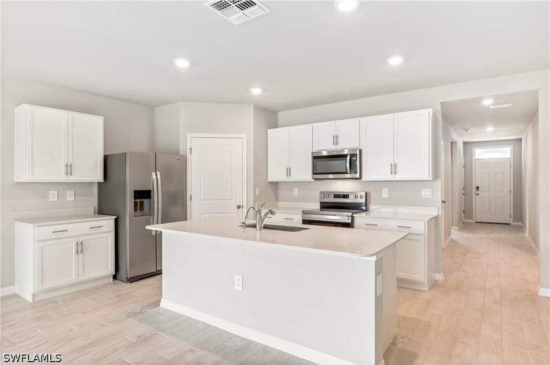 4 bedroom SingleFamilyResidence at 5215 Butte St, Lehigh Acres, Lehigh Acres — photo 2