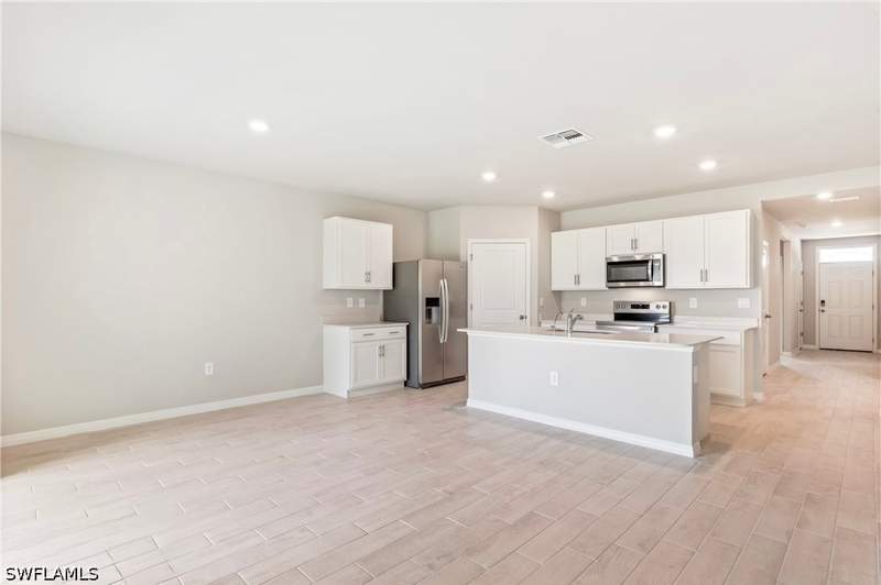 4 bedroom SingleFamilyResidence at 5215 Butte St, Lehigh Acres, Lehigh Acres — photo 5