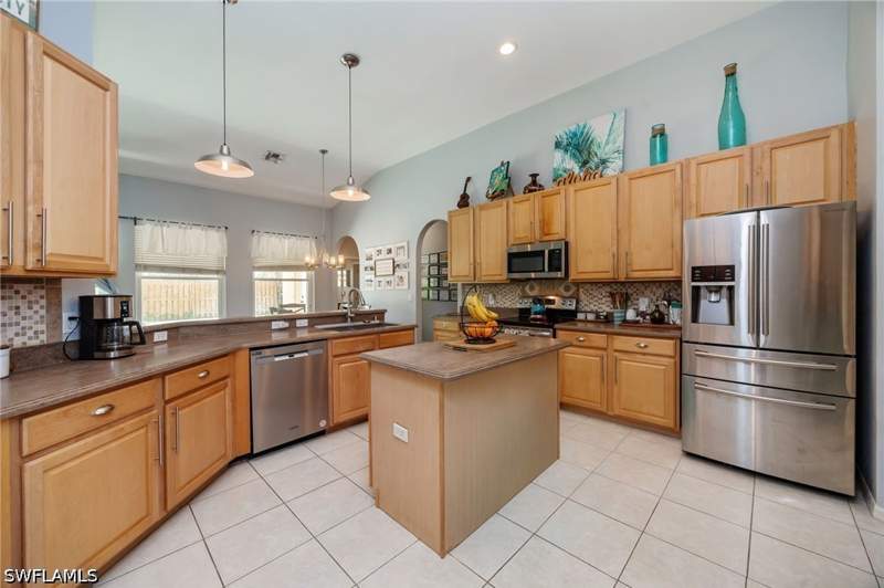 4 bedroom SingleFamilyResidence at 315 Burnt Pine Dr, Pebblebrooke Lakes, Naples — photo 3