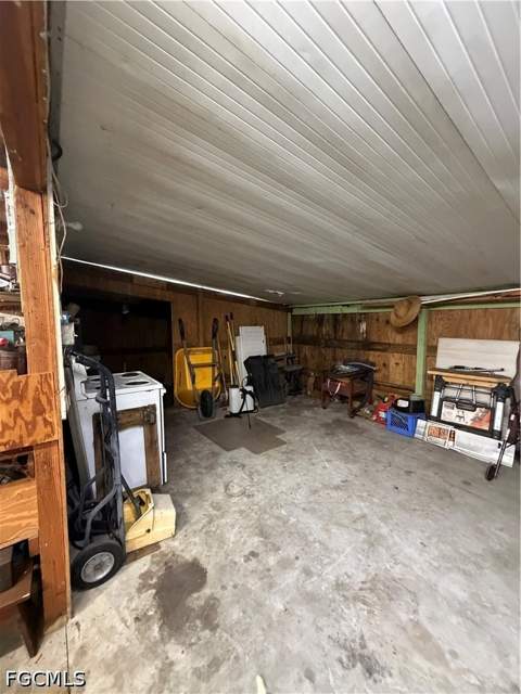 306 Pinecrest Ave NW, Moore Haven FL - photo 16 of 34