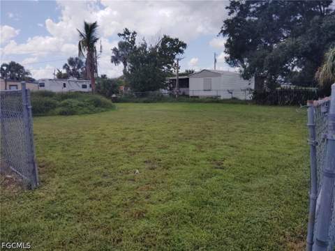 306 Pinecrest Ave NW, Moore Haven FL - photo 7 of 34