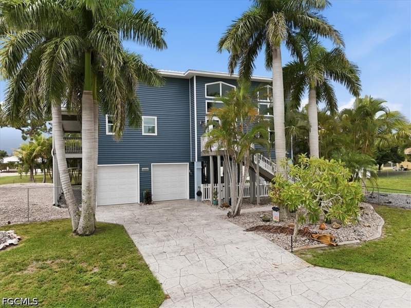 3 bedroom SingleFamilyResidence at 5711 Linden Ln, Charlotte Shores, Bokeelia — photo 3
