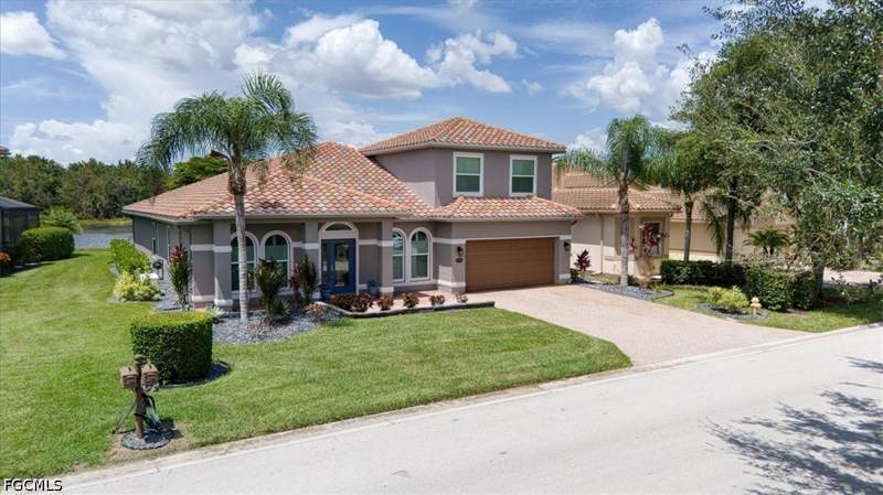 4 bedroom SingleFamilyResidence at 20458 Torre Del Lago St, Bella Terra, Estero — photo 2