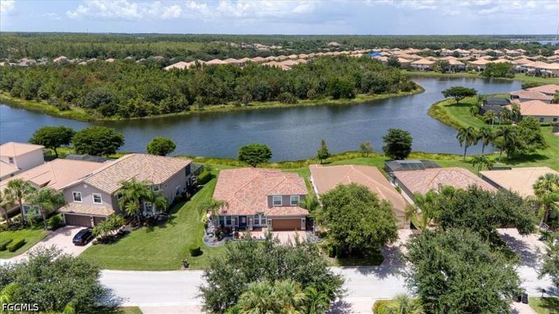 4 bedroom SingleFamilyResidence at 20458 Torre Del Lago St, Bella Terra, Estero — photo 3