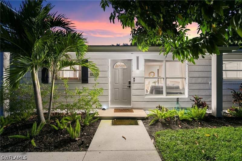 3 bedroom SingleFamilyResidence at 2160 Holiday Ln, Brookside, Naples — photo 2