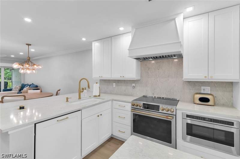 2 bedroom Condominium at 261 S Collier Blvd 305, Mutiny, Marco Island — photo 4