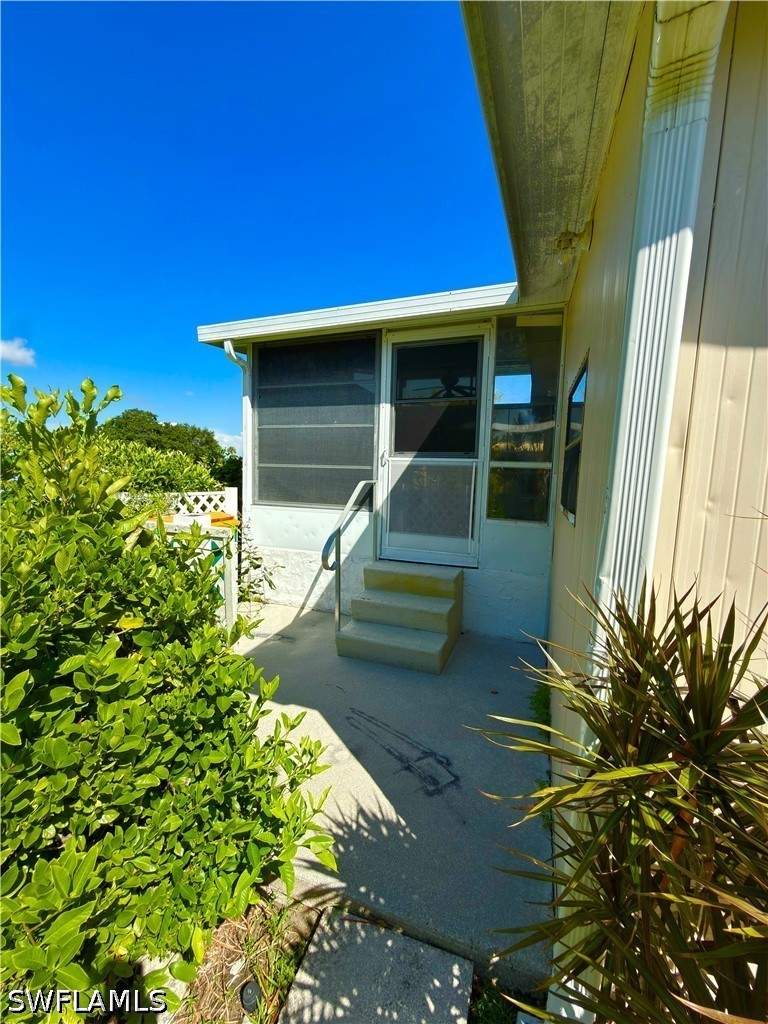 2 bedroom ManufacturedHome at 115 Calais Ct, Riviera Golf Estates, Naples — photo 3