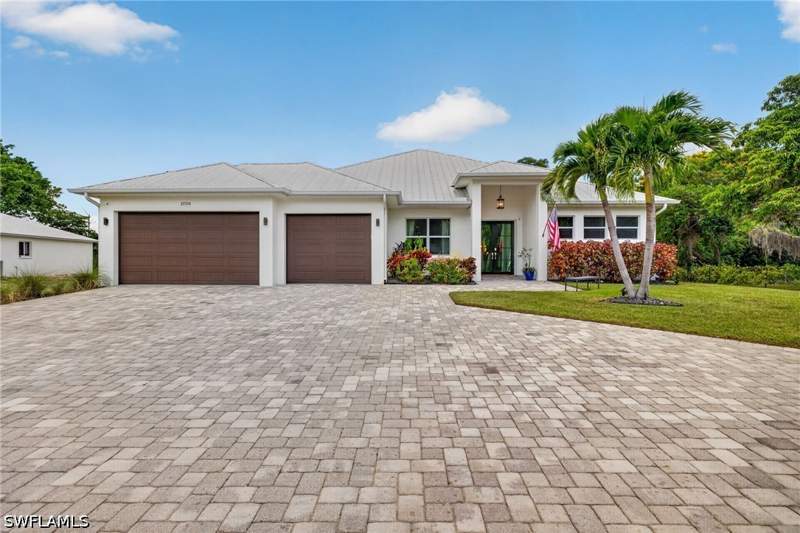 4 bedroom SingleFamilyResidence at 27150 Rue De Paix, Lakes Of San Souci, Bonita Springs — photo 2
