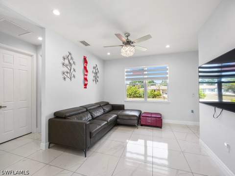 27257 Pinecrest Ln, Bonita Springs FL - photo 11 of 20