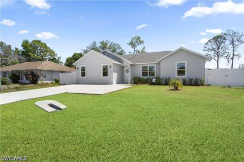 27257 Pinecrest Ln, Bonita Springs FL - photo 17 of 20