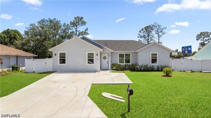 4 bedroom SingleFamilyResidence at 27257 Pinecrest Ln, Bonita Springs, Bonita Springs — photo 4