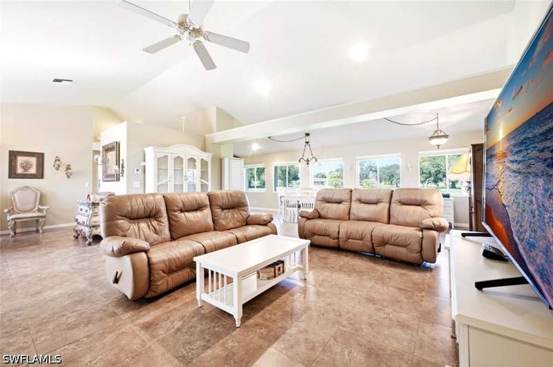 3 bedroom SingleFamilyResidence at 112 Bordeaux Ct, Riviera Golf Estates, Naples — photo 5