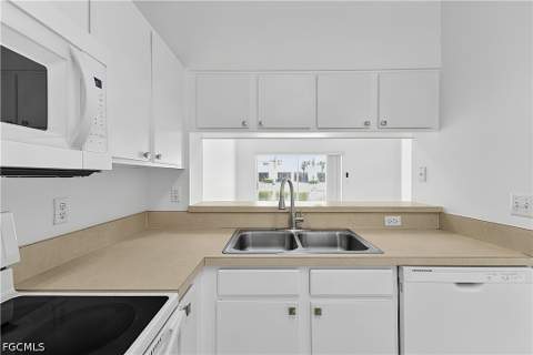 10035 Spyglass Hill Ln, Fort Myers FL - photo 16 of 45