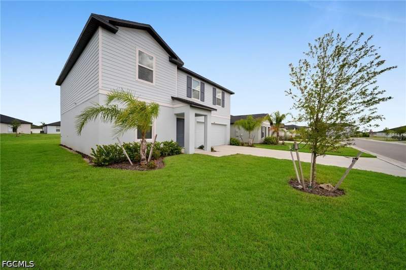 5 bedroom SingleFamilyResidence at 4107 Lattuca Ln, Crane Landing, North Fort Myers — photo 2