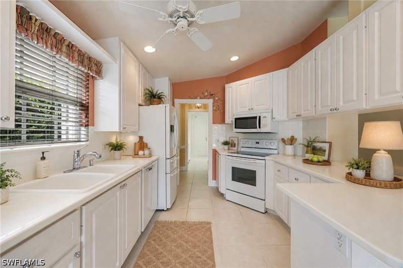 2 bedroom Attached at 4642 Ossabaw Way, Island Walk, Naples — photo 2