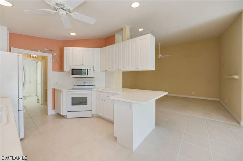 2 bedroom Attached at 4642 Ossabaw Way, Island Walk, Naples — photo 4