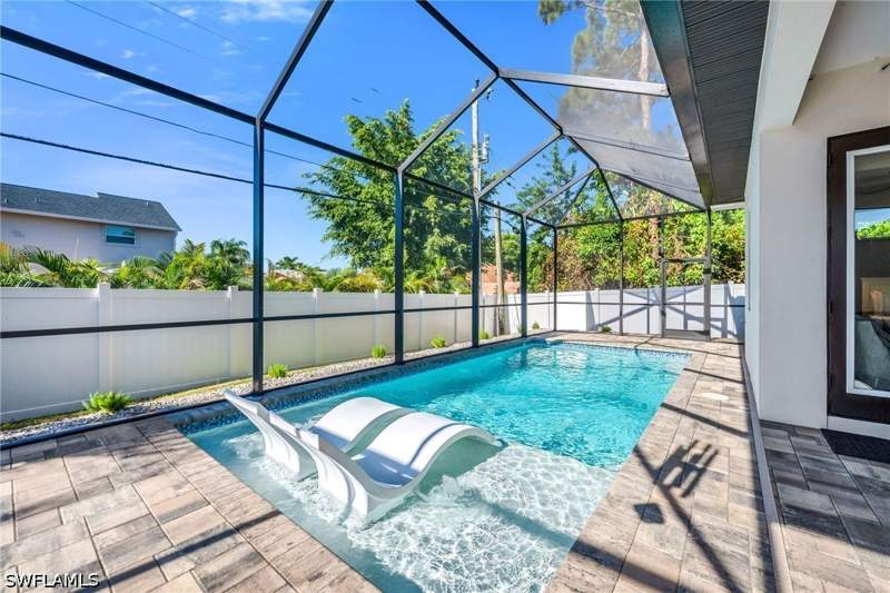 4 bedroom SingleFamilyResidence at 34 6th St, Bonita Shores, Bonita Springs — photo 3