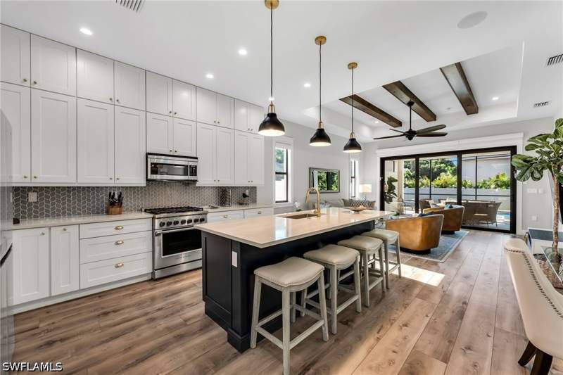 4 bedroom SingleFamilyResidence at 34 6th St, Bonita Shores, Bonita Springs — photo 5