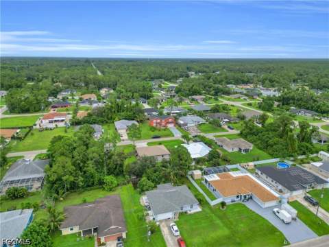 5562 Benton St, Lehigh Acres FL - photo 11 of 39