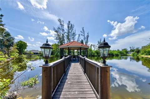 10041 Lake Cove Dr 202, Fort Myers FL - photo 21 of 37