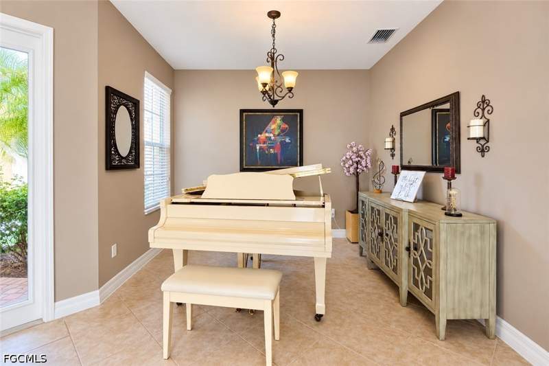 5 bedroom SingleFamilyResidence at 10471 Winged Elm Ln, Botanica Lakes, Fort Myers — photo 5