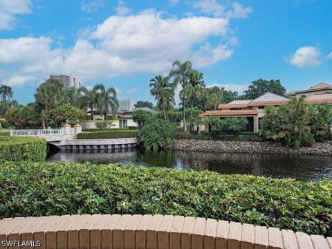 6710 Pelican Bay Blvd 412, Naples FL - photo 11 of 33