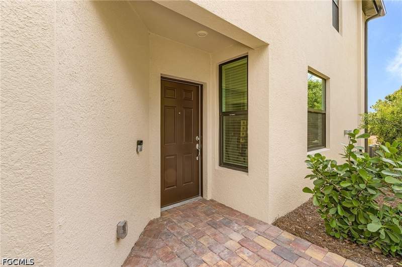 3 bedroom Townhouse at 1485 Weeping Willow Ct, Sawgrass At Coral Lakes, Cape Coral — photo 3