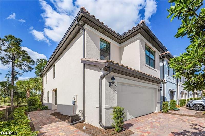 3 bedroom Townhouse at 1682 Lake Jessup Cir, Sawgrass At Coral Lakes, Cape Coral — photo 2