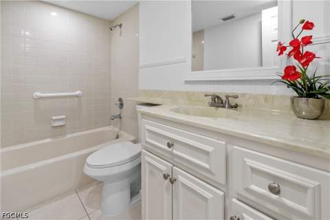 6216 Cougar Run 202, Fort Myers FL - photo 10 of 48