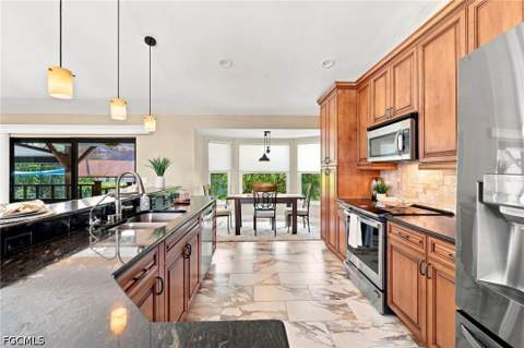 6037 Birnam Wood Ln, Fort Myers FL - photo 8 of 30