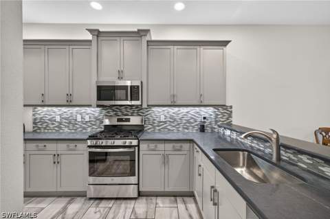 28405 Abruzzo Dr, Bonita Springs FL - photo 14 of 48