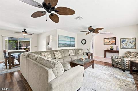 6829 Carmelle Dr, Fort Myers FL - photo 11 of 40