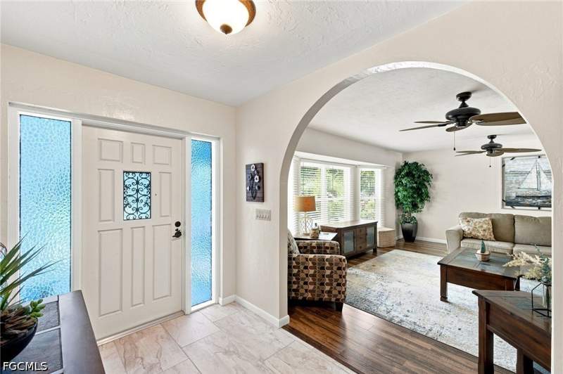 3 bedroom SingleFamilyResidence at 6829 Carmelle Dr, Coronado Moors, Fort Myers — photo 4