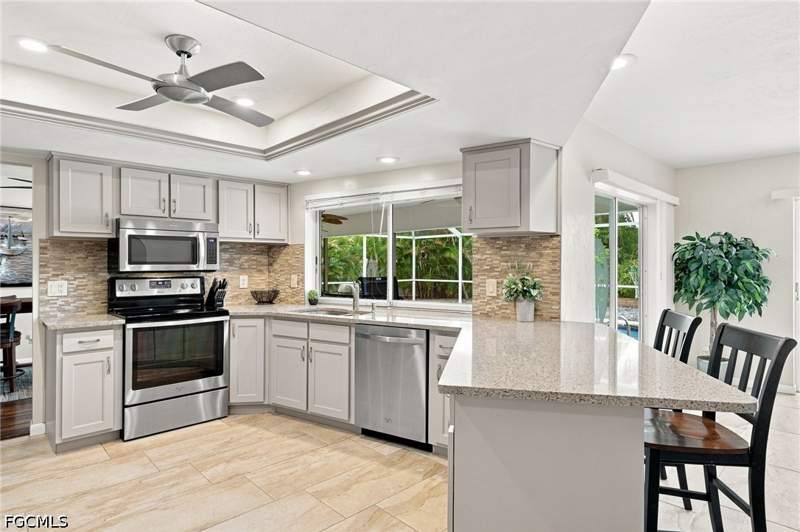 3 bedroom SingleFamilyResidence at 6829 Carmelle Dr, Coronado Moors, Fort Myers — photo 5