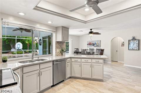 6829 Carmelle Dr, Fort Myers FL - photo 7 of 40