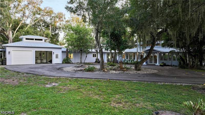 3 bedroom SingleFamilyResidence at 3200 Fort Denaud Rd, Labelle, Labelle — photo 5