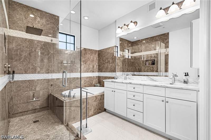 3 bedroom Townhouse at 9108 Capistrano St S 7405, Ole, Naples — photo 3
