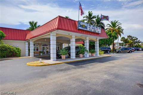 2555 9th St N 204, Naples FL - photo 24 of 29